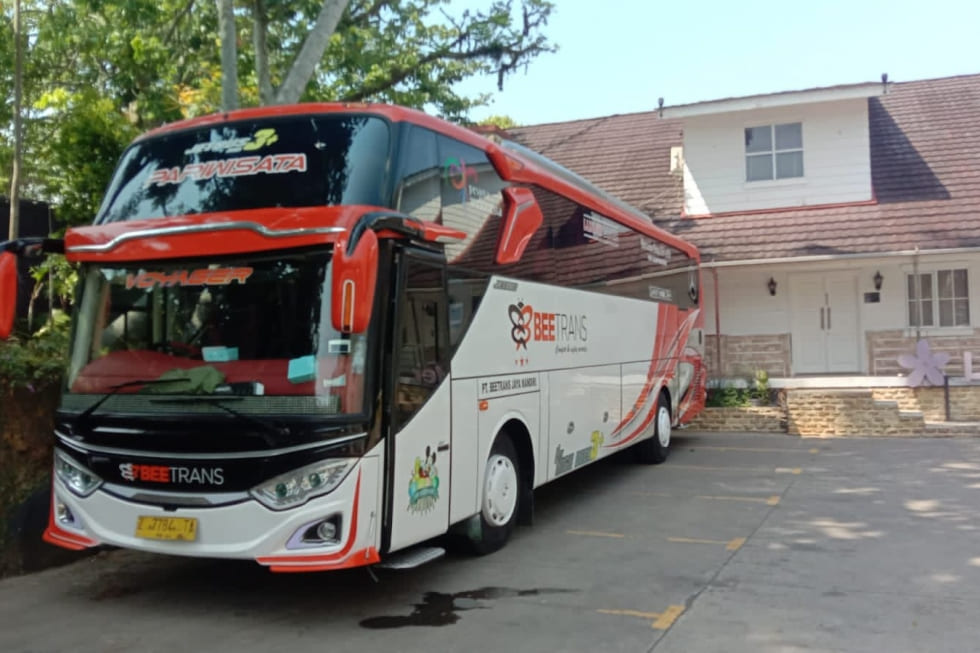 Big Bus Jetbus 3+ SHD - Sewa Bus Pariwisata Beetrans