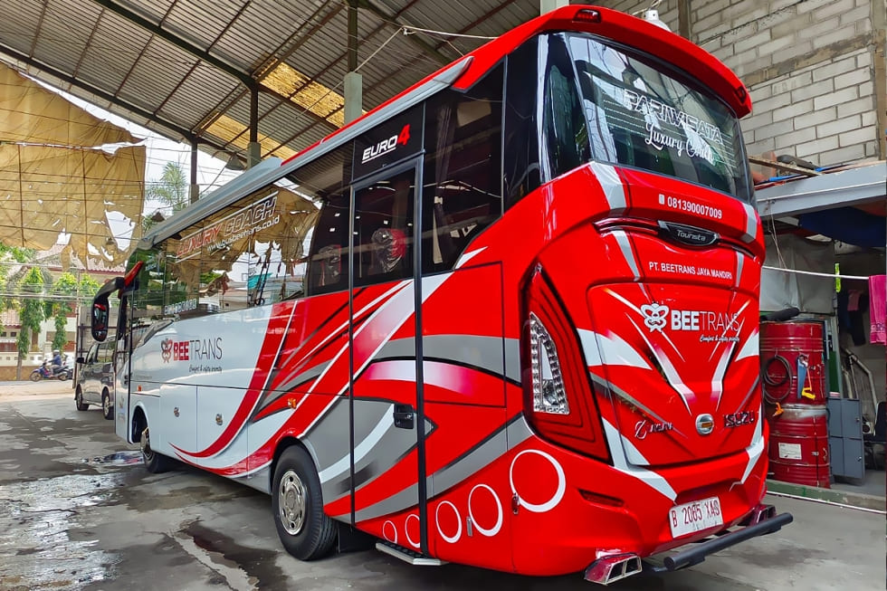 NEW! Medium Bus VIP Legrest - Sewa Bus Pariwisata Beetrans