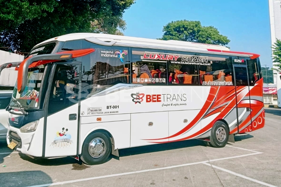 Melintasi Pulau Jawa Demi Pulau Dewata: PT Ennea Indonesia Pilih 2 Unit Medium Bus Beetrans untuk Gathering ke Bali