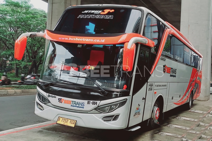 Pecah Suasana! Karasea Pilih Big Bus Beetrans untuk Gathering Kantor Seru di Batukaras