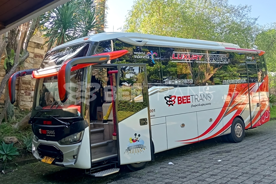 Sewa Medium Bus Pariwisata Jakarta Puncak