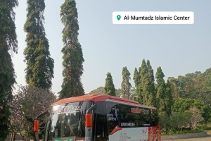 Perjalanan Spiritual Nyaman: Sewa Medium Bus Beetrans Jakarta ke Al-Mumtadz Islamic Center Bandung